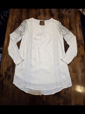 ASTR The Label Off White Long Sleeve Mini Dress with Lace Details Sz XS Lined